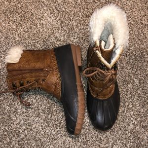 ✨SALE✨Cute like duck boots